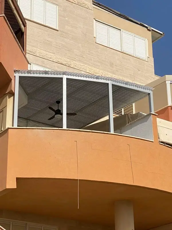 פרגולה למרפסת