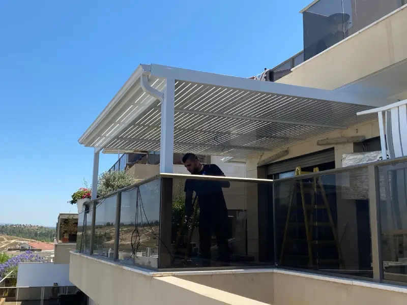 סגירת מרפסת אלומיניום