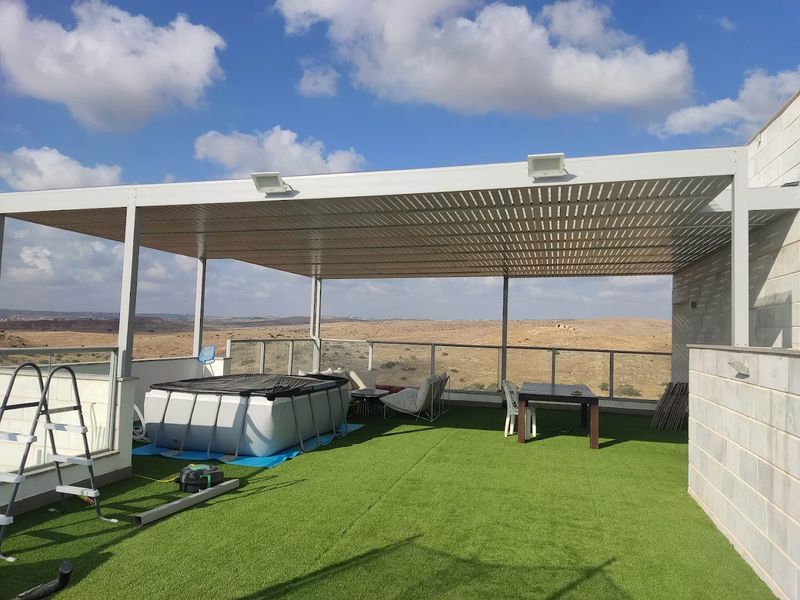 פרגולת אלומיניום לגג לבריכה