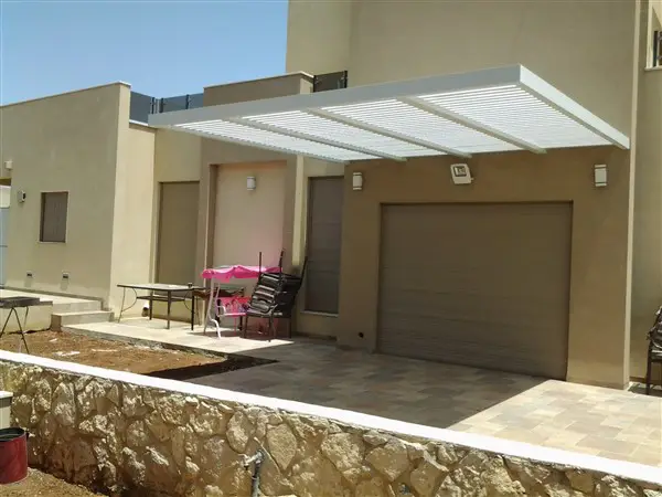 פרגולת אלומיניום בסגנון מודרני בהתאמה אישית